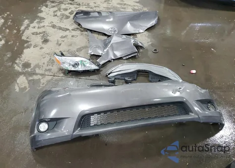 2012 Toyota Sienna Xle z USA, uszkodzony, nr VIN 5TDYK3DC8CS209488